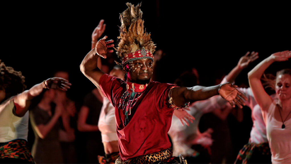 1200x6751322 EAC Danse Okapi